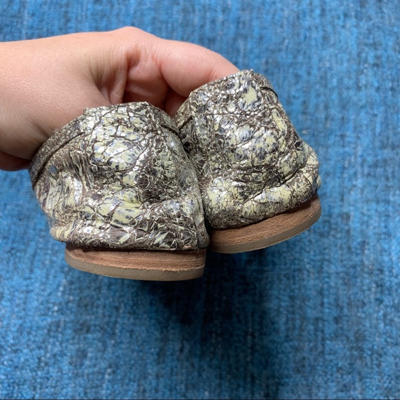 Frye Carson Ballet Flats Crackled Distressed Leather Metallic - Picture 5 of 7